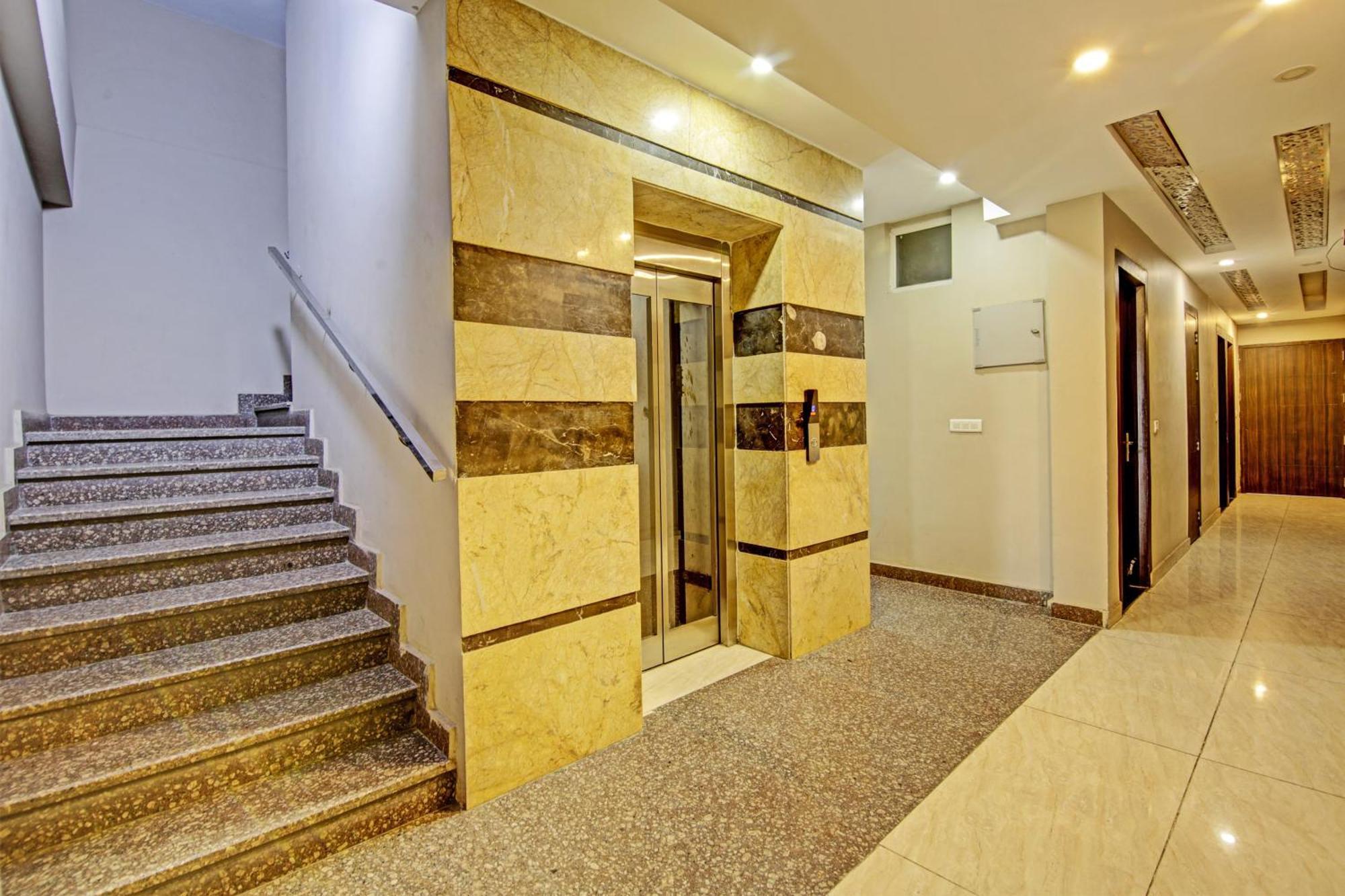 Townhouse Grand Inn Ghaziabad Luaran gambar