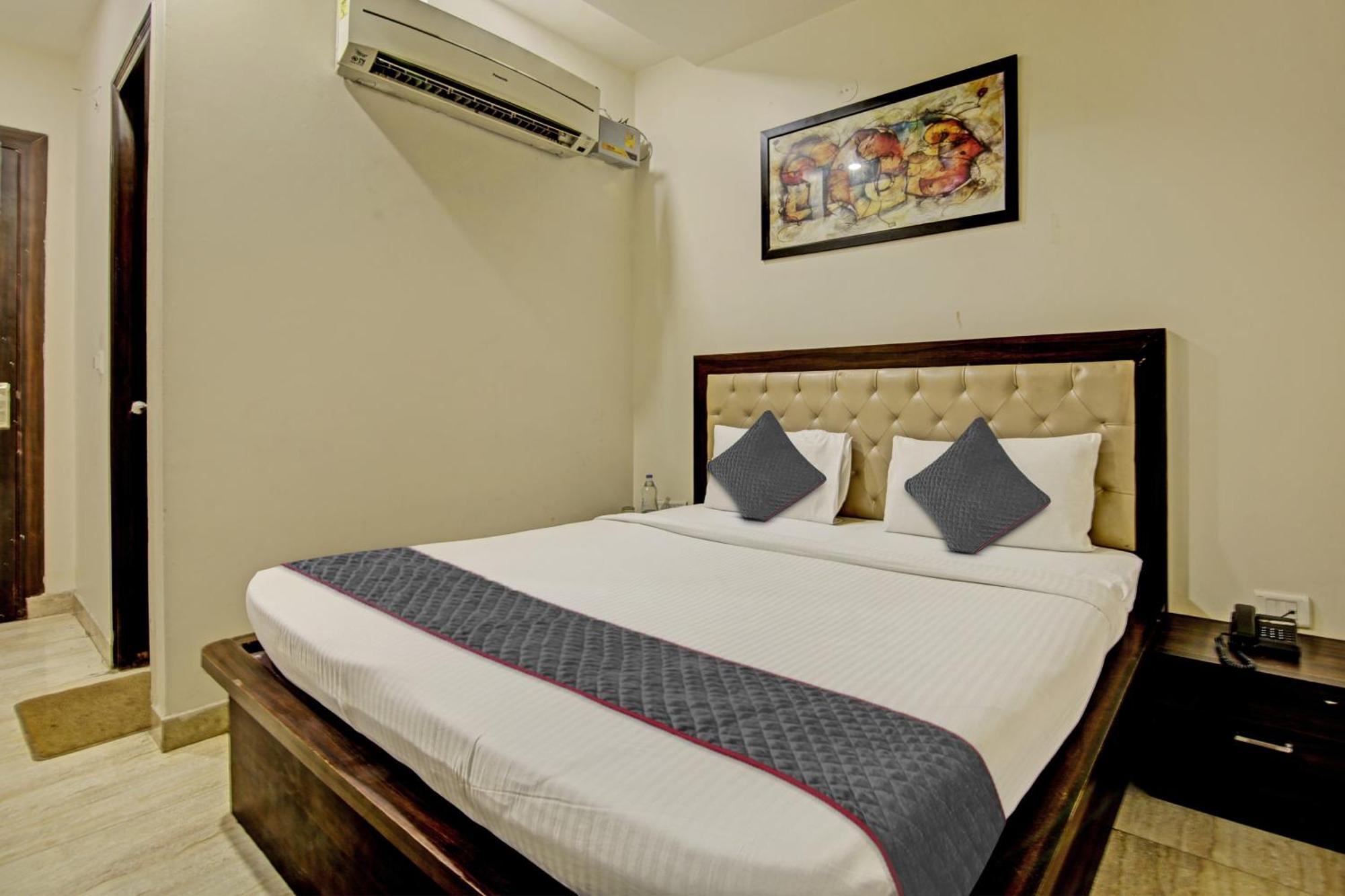 Townhouse Grand Inn Ghaziabad Luaran gambar