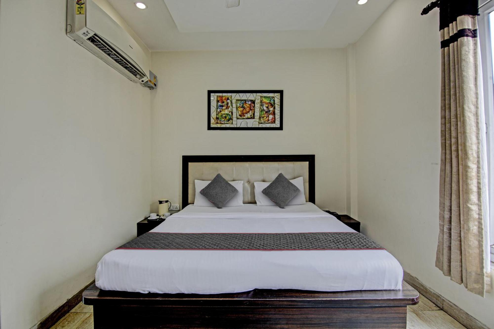 Townhouse Grand Inn Ghaziabad Luaran gambar