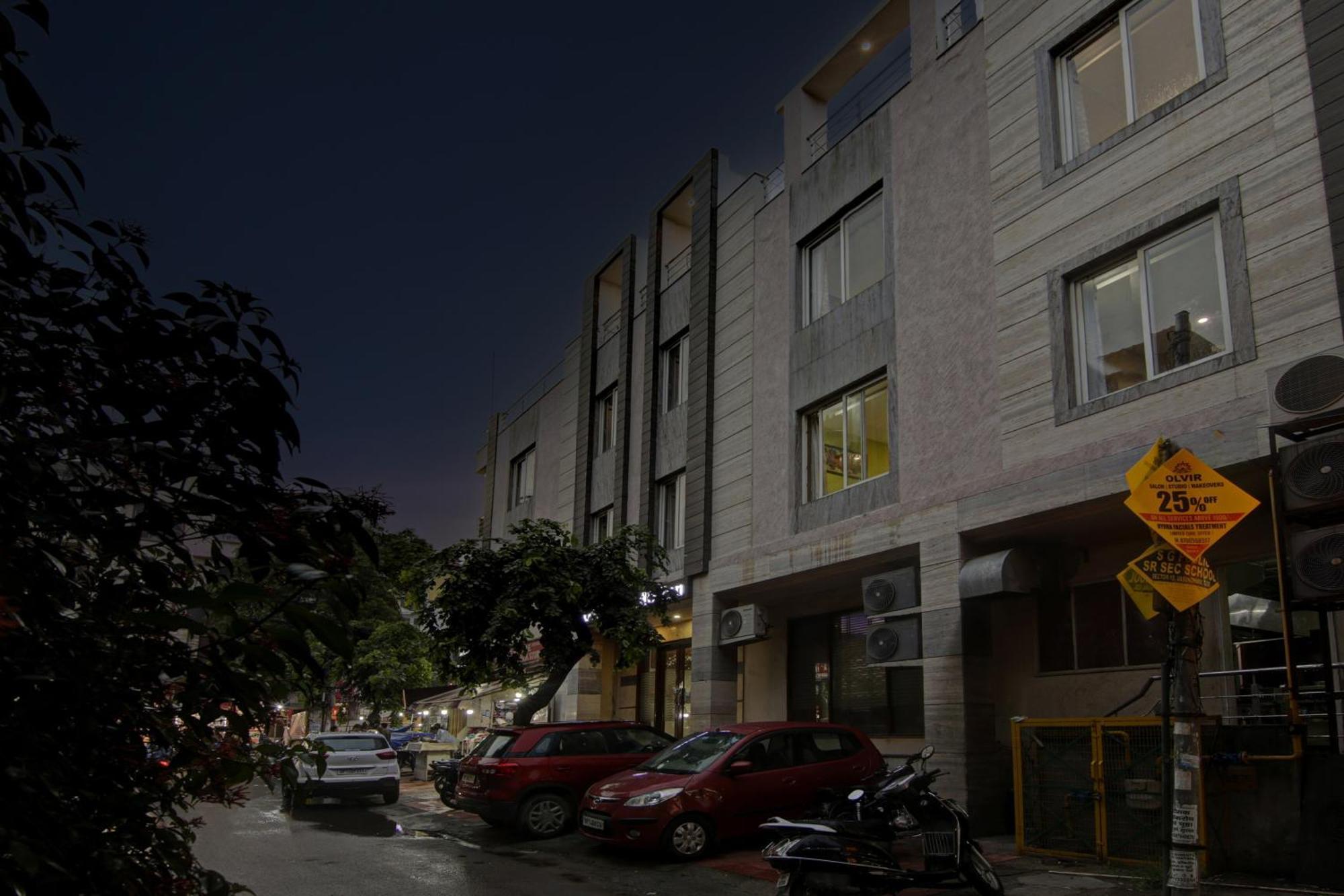 Townhouse Grand Inn Ghaziabad Luaran gambar
