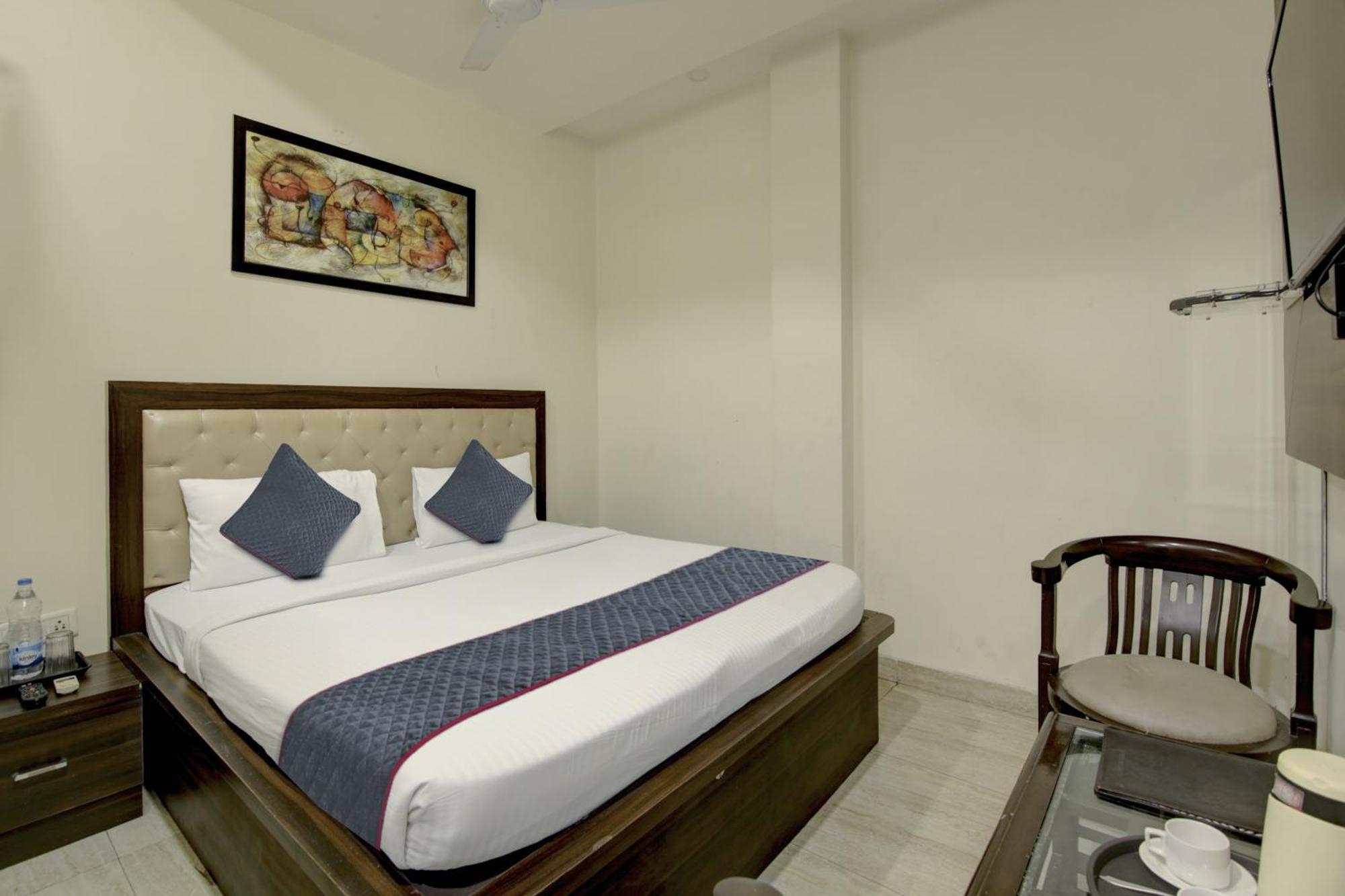 Townhouse Grand Inn Ghaziabad Luaran gambar