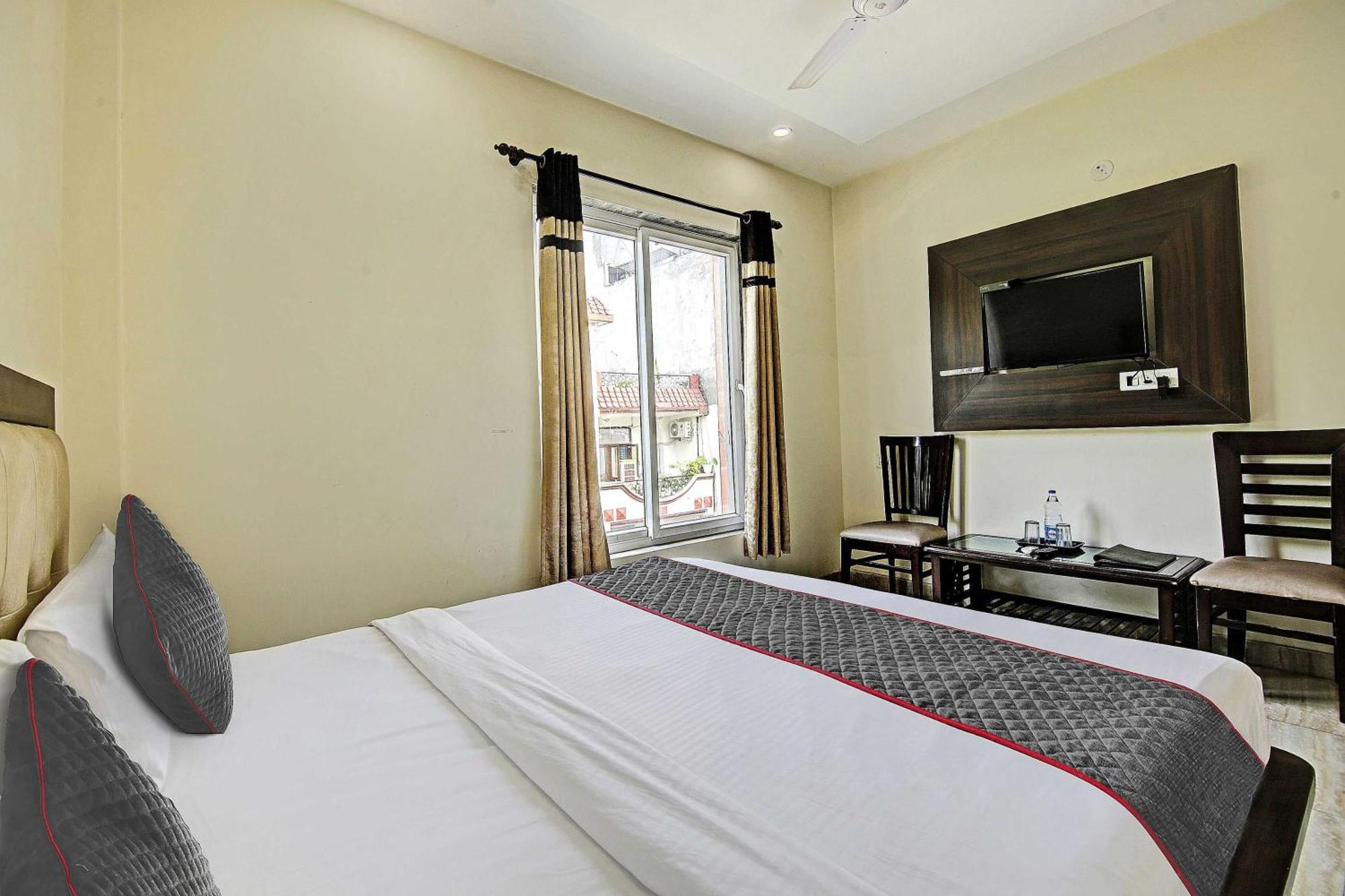 Townhouse Grand Inn Ghaziabad Luaran gambar
